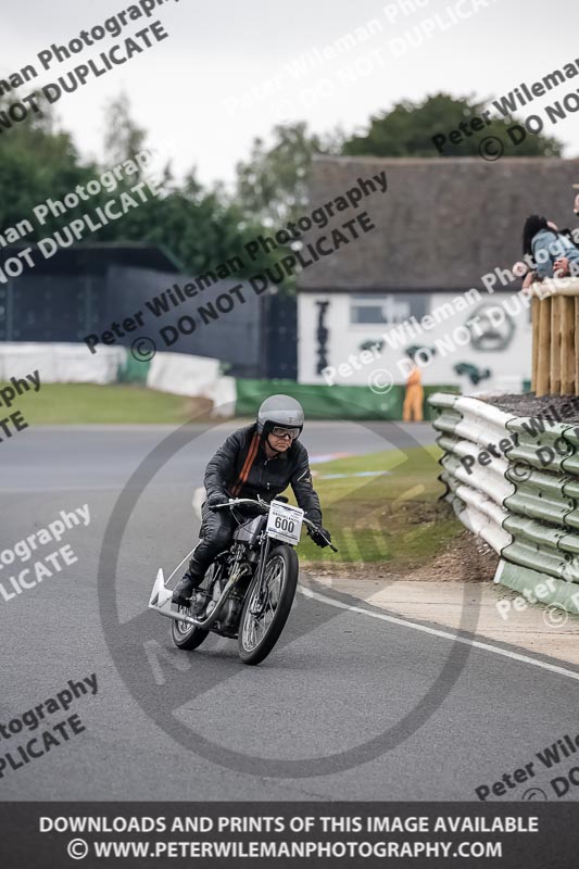 Vintage motorcycle club;eventdigitalimages;mallory park;mallory park trackday photographs;no limits trackdays;peter wileman photography;trackday digital images;trackday photos;vmcc festival 1000 bikes photographs